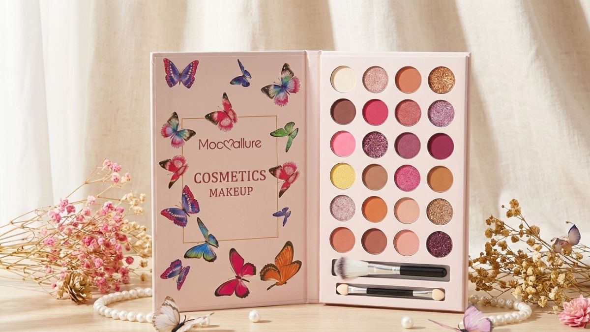 Viral 4-in-1 Makeup Kit Travel Palette with Eyeshadow Blush and Highlighter